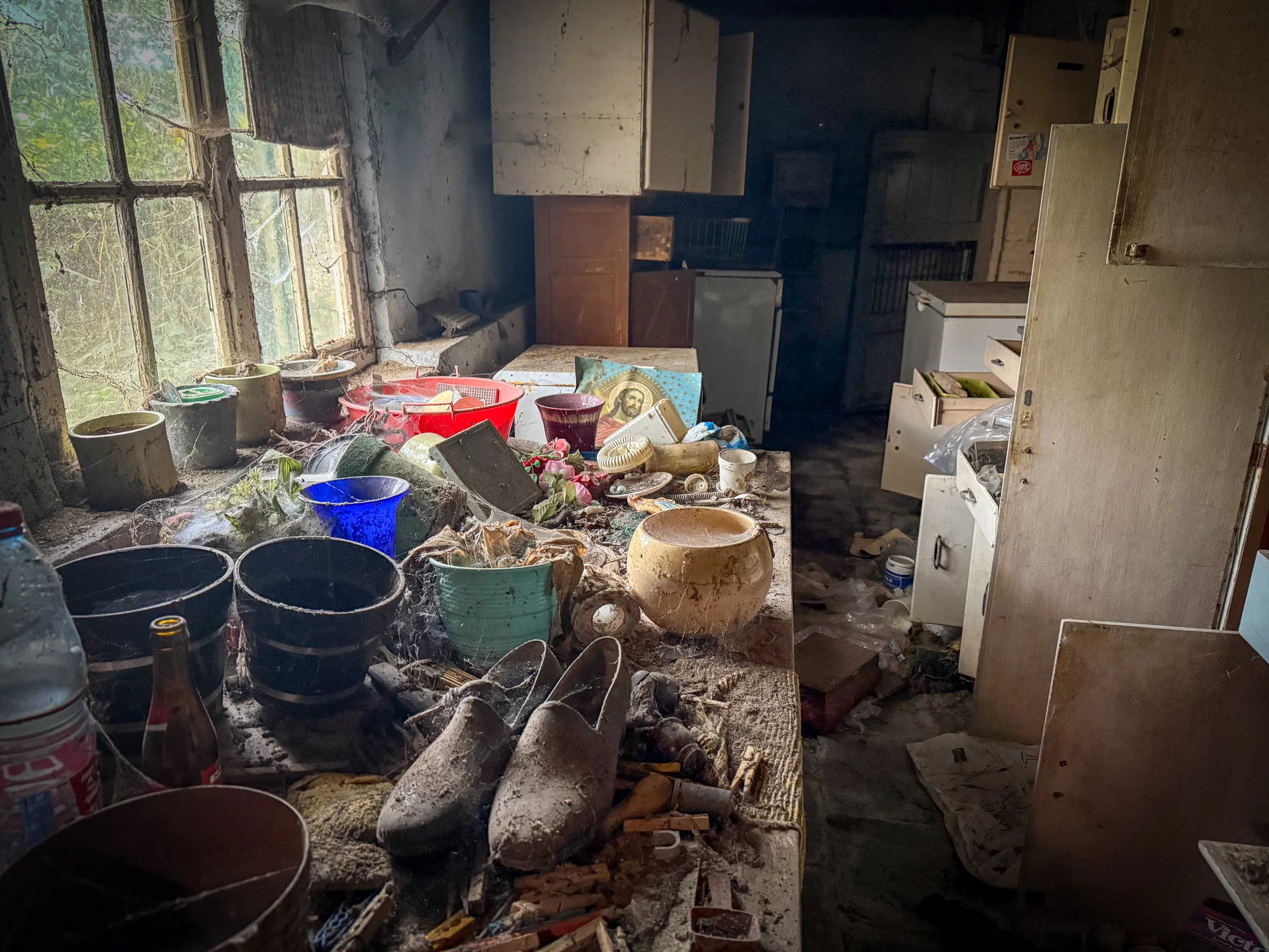 Exterieur van de zeldzame ronde rosmolen schuur in West-Vlaanderen